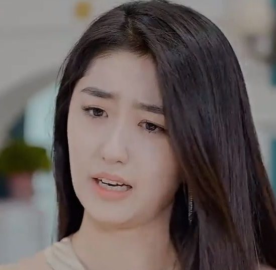 美女总裁欠我赊刀债 真人剧海报